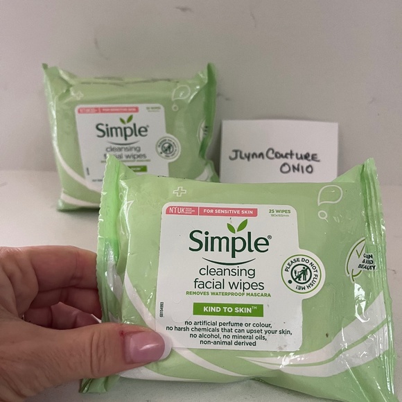 Simple Cleansing Facial Wipes 25 Count (Pack of 3) Clean fresh makeup wipes NEW - Picture 1 of 1